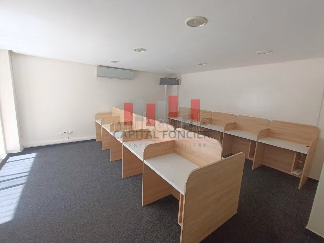 Oficinas en venta en Bourgogne Est. Superficie 160 m². 