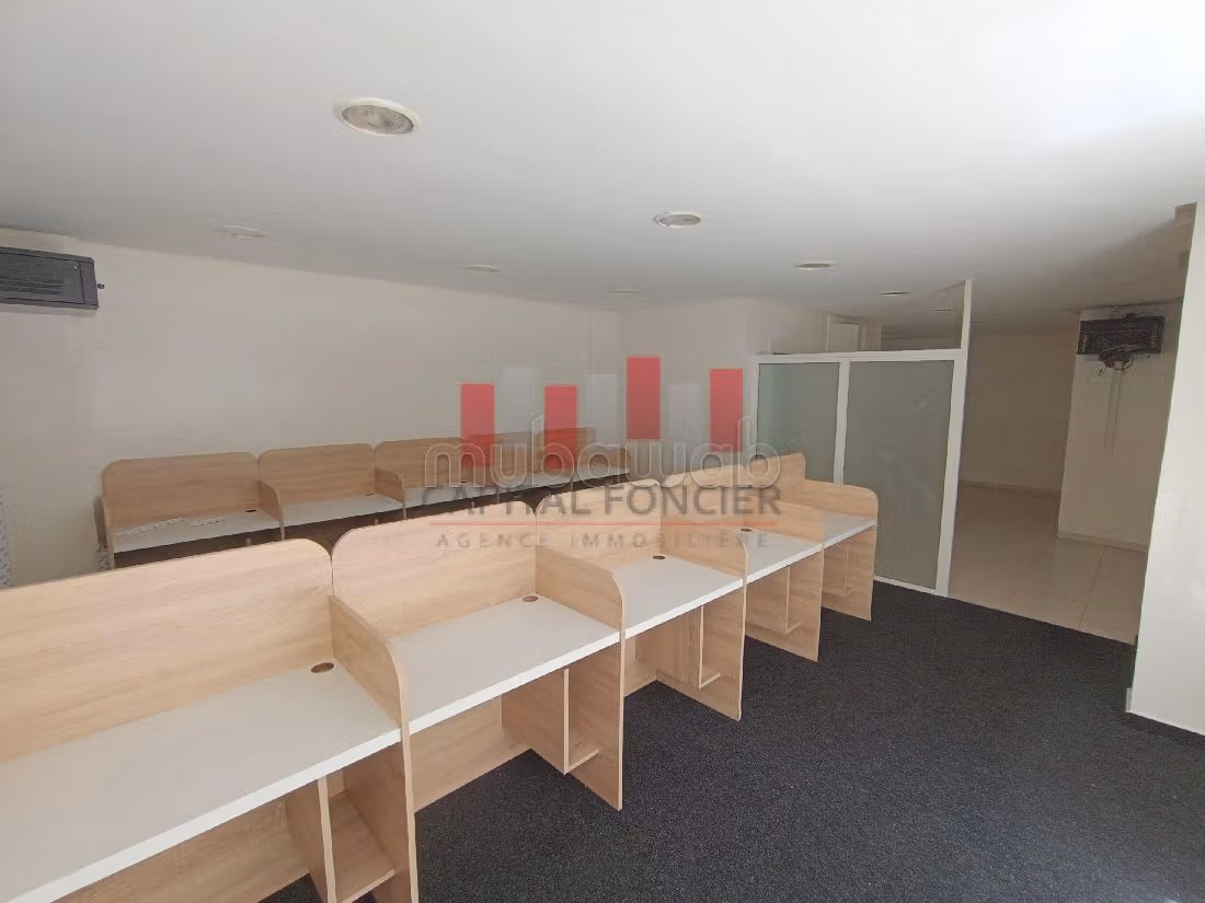 Oficinas en venta en Bourgogne Est. Superficie 160 m². 