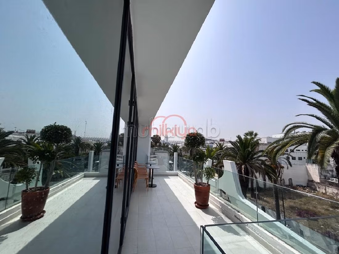 Offices for rent in Gauthier. Small area 900 m². Cellar