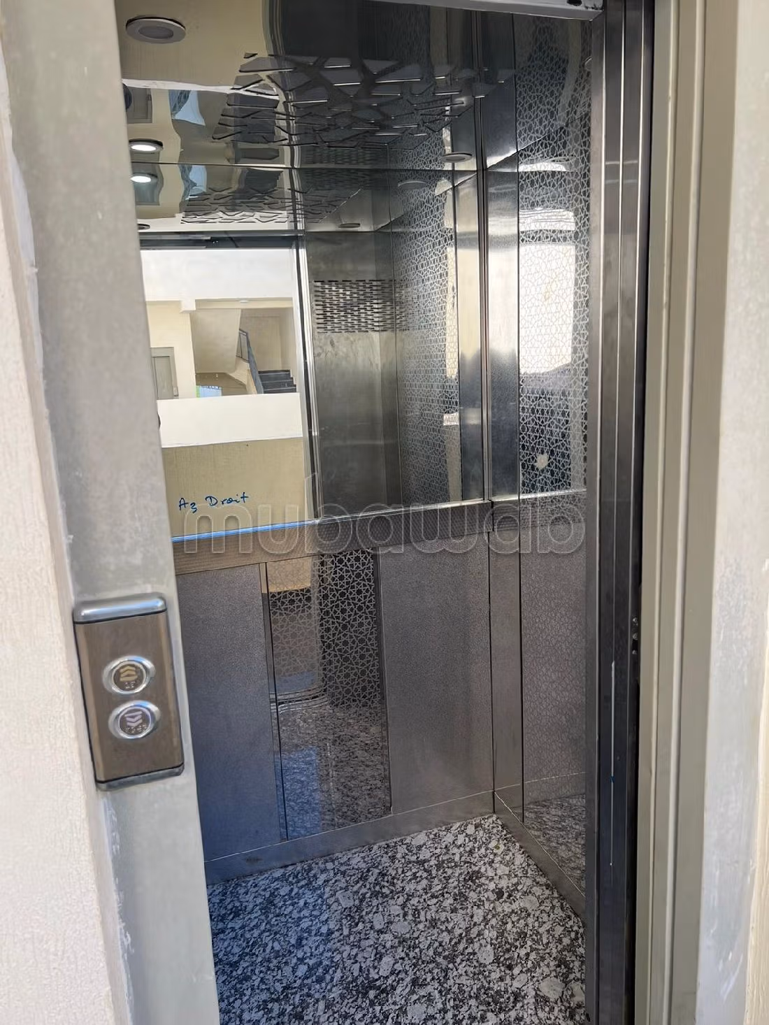 Appartement à vendre à Marjane. Surface totale 59 m². Ascenseur.