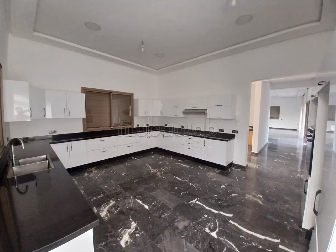 Kopen: villa's en luxe woningen in Route de Fez. 5 Kamers. Gemeubileerd