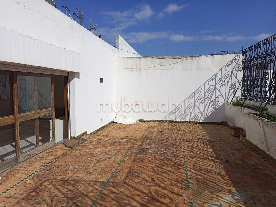 Vendita di un bell'appartamento a Gauthier. Superficie 408 m². Terrazzo e garage