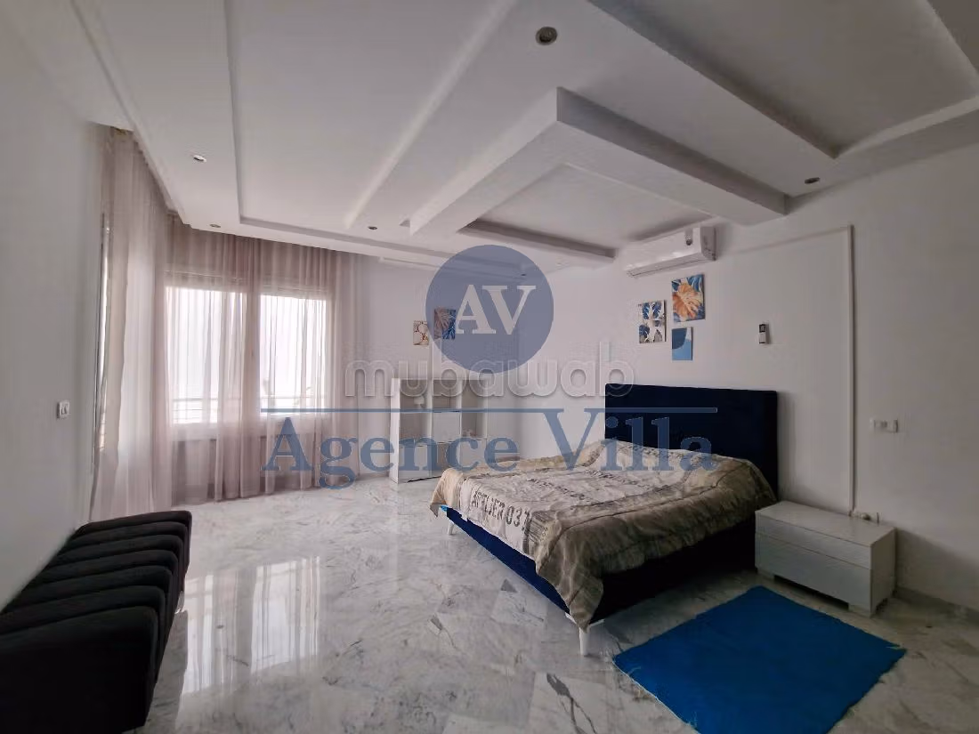 Eccezionale villa in vendita a Gammarth. Superficie di 400 m². Casa con piscina. 