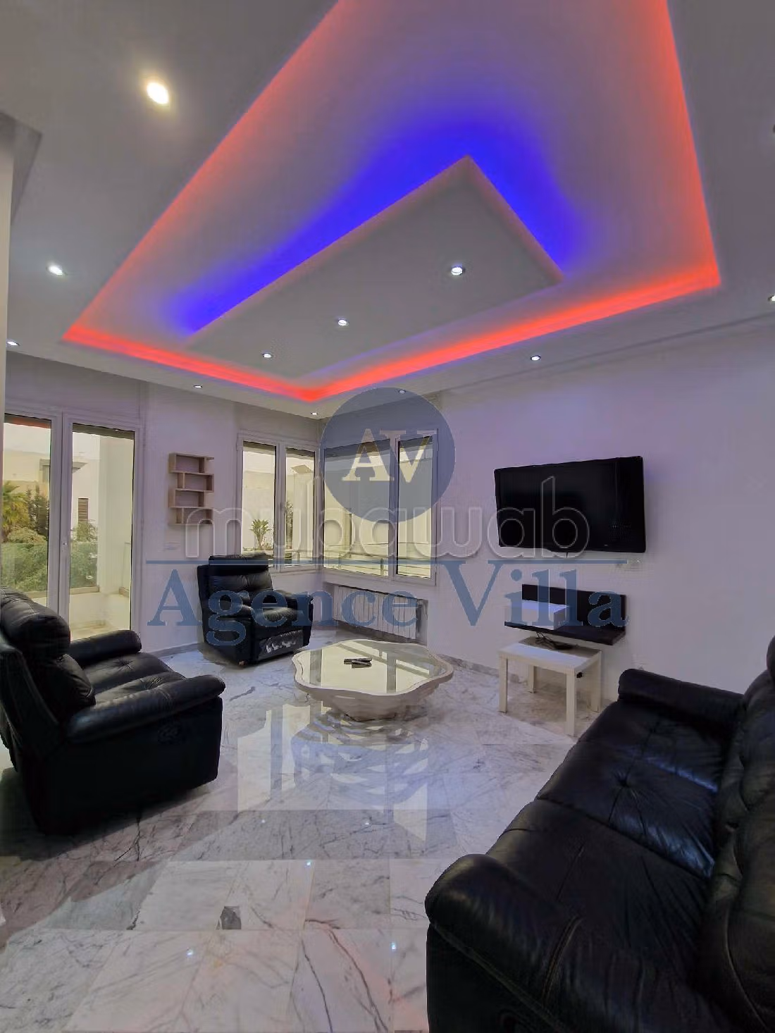 Eccezionale villa in vendita a Gammarth. Superficie di 400 m². Casa con piscina. 