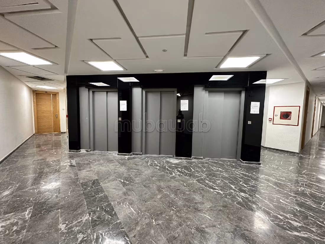 Plateau bureau haut standing a louer