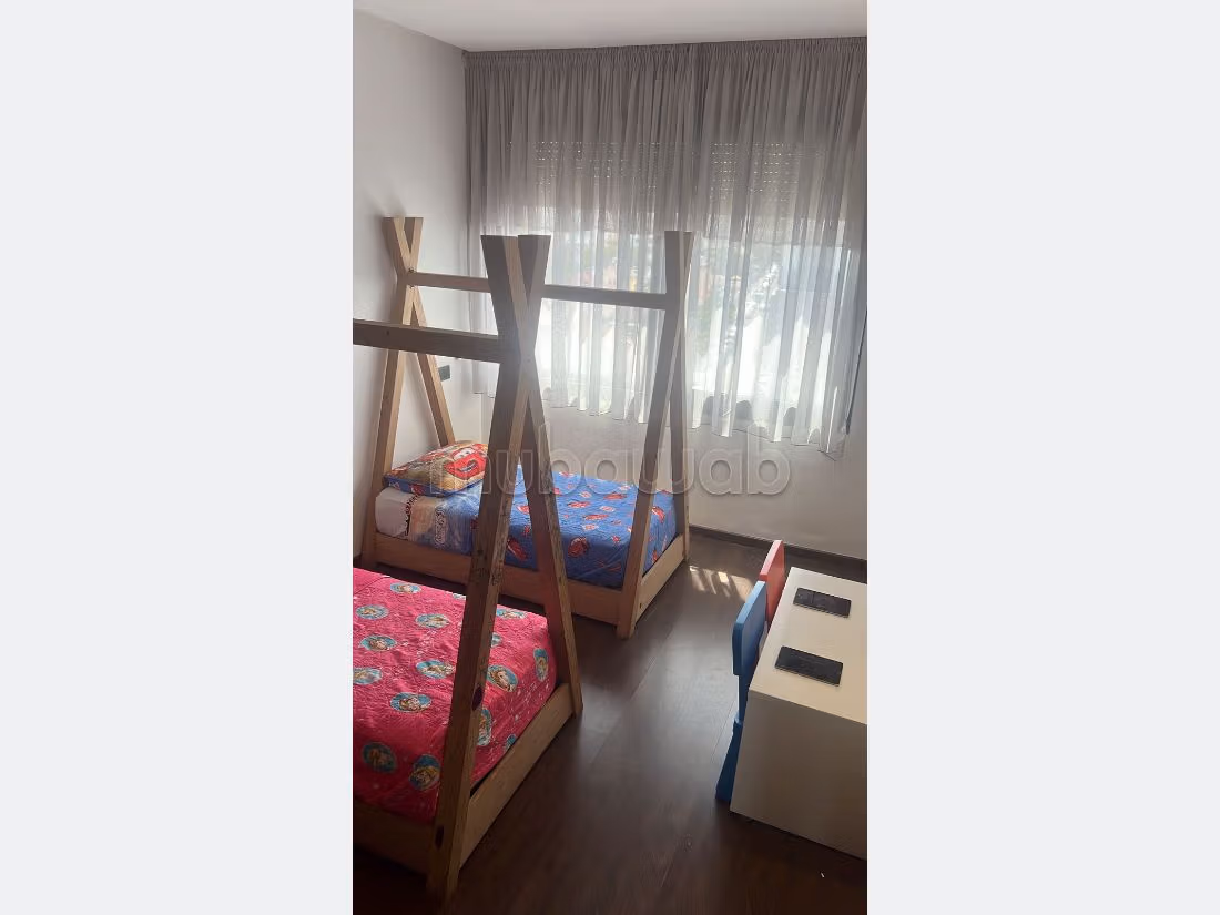 Find an apartment to buy in Ferme Bretonne Hay Arraha. 5 rooms. Well decorated