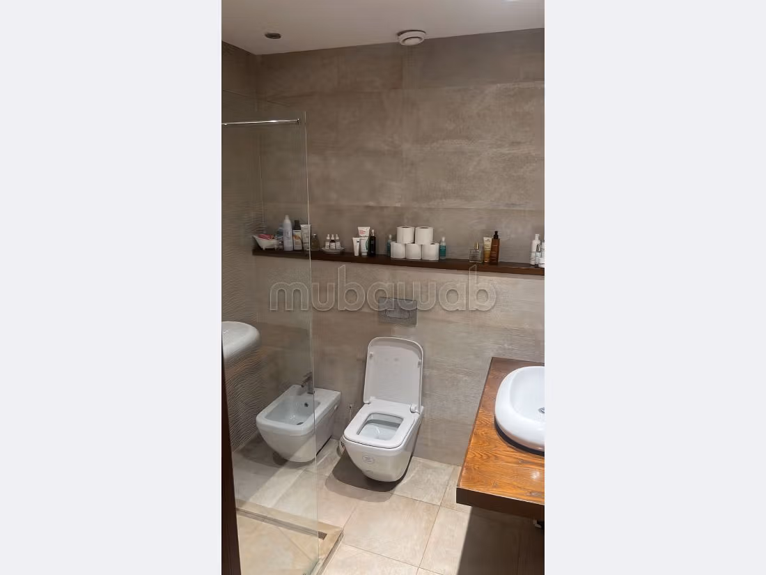 Find an apartment to buy in Ferme Bretonne Hay Arraha. 5 rooms. Well decorated