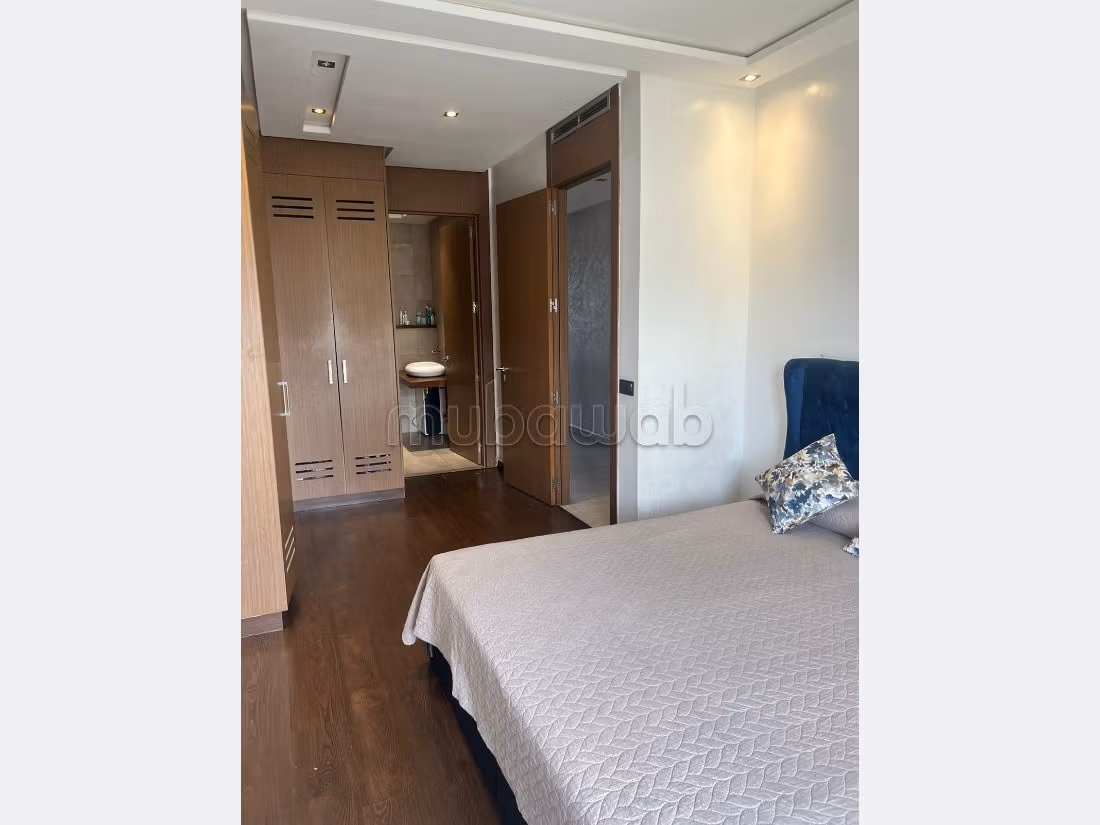 Find an apartment to buy in Ferme Bretonne Hay Arraha. 5 rooms. Well decorated