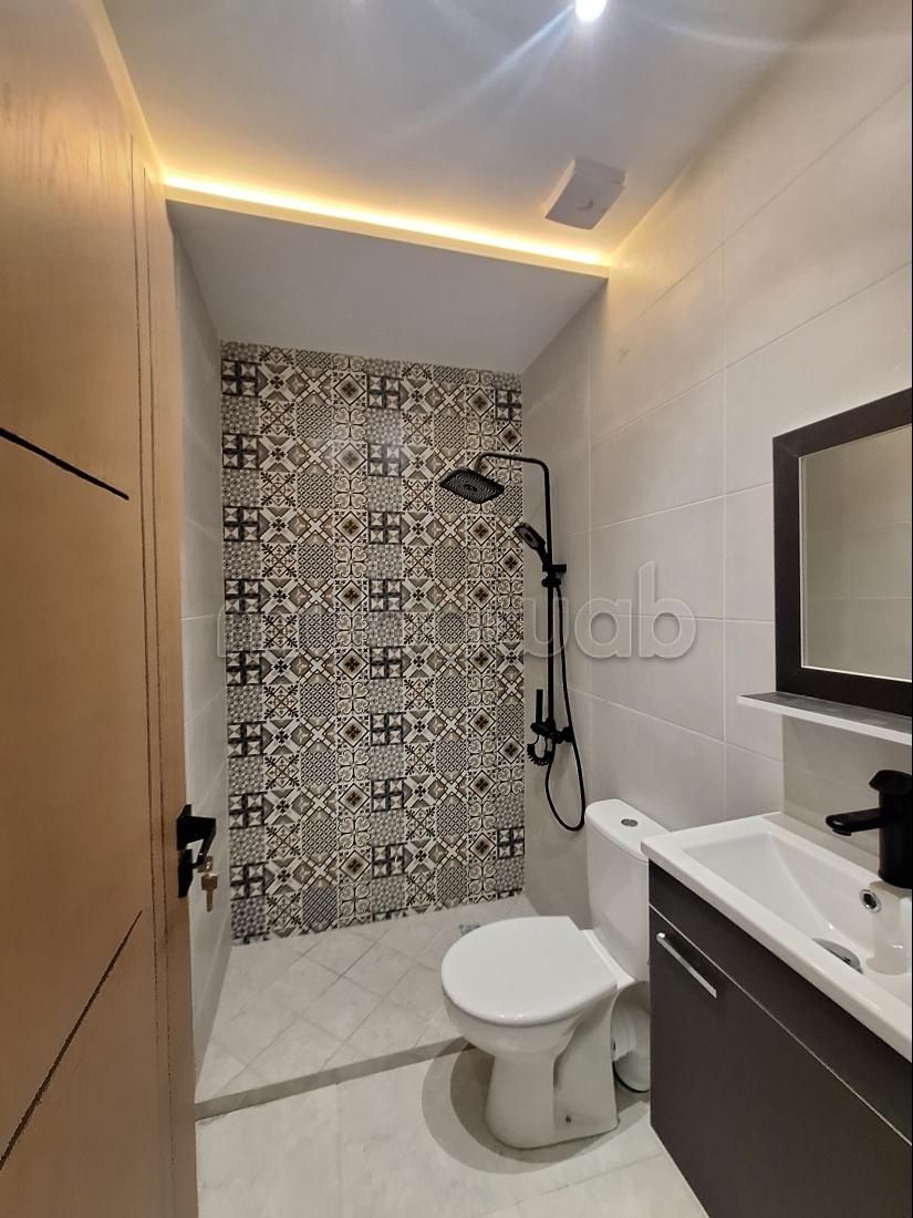 Piso en venta. 3 dormitorios. Terraza.