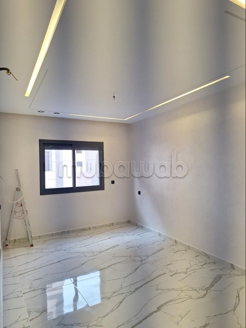 Piso en venta. 3 dormitorios. Terraza.