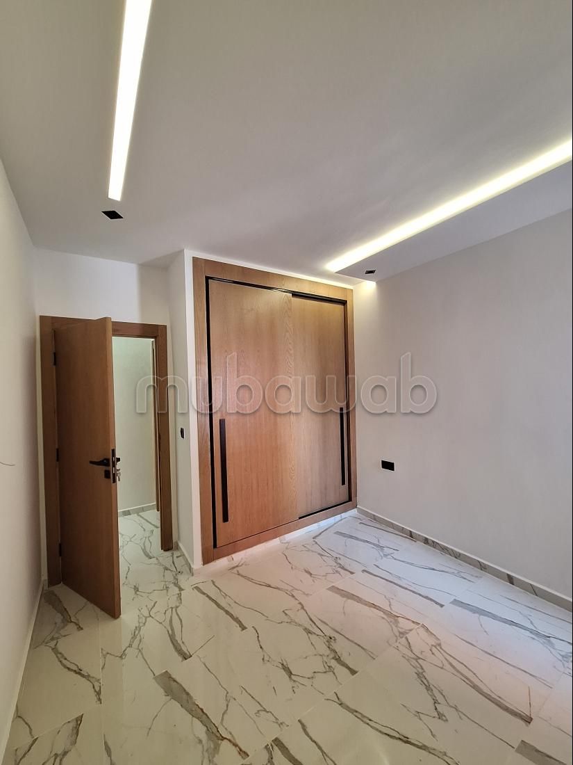 Piso en venta. 3 dormitorios. Terraza.