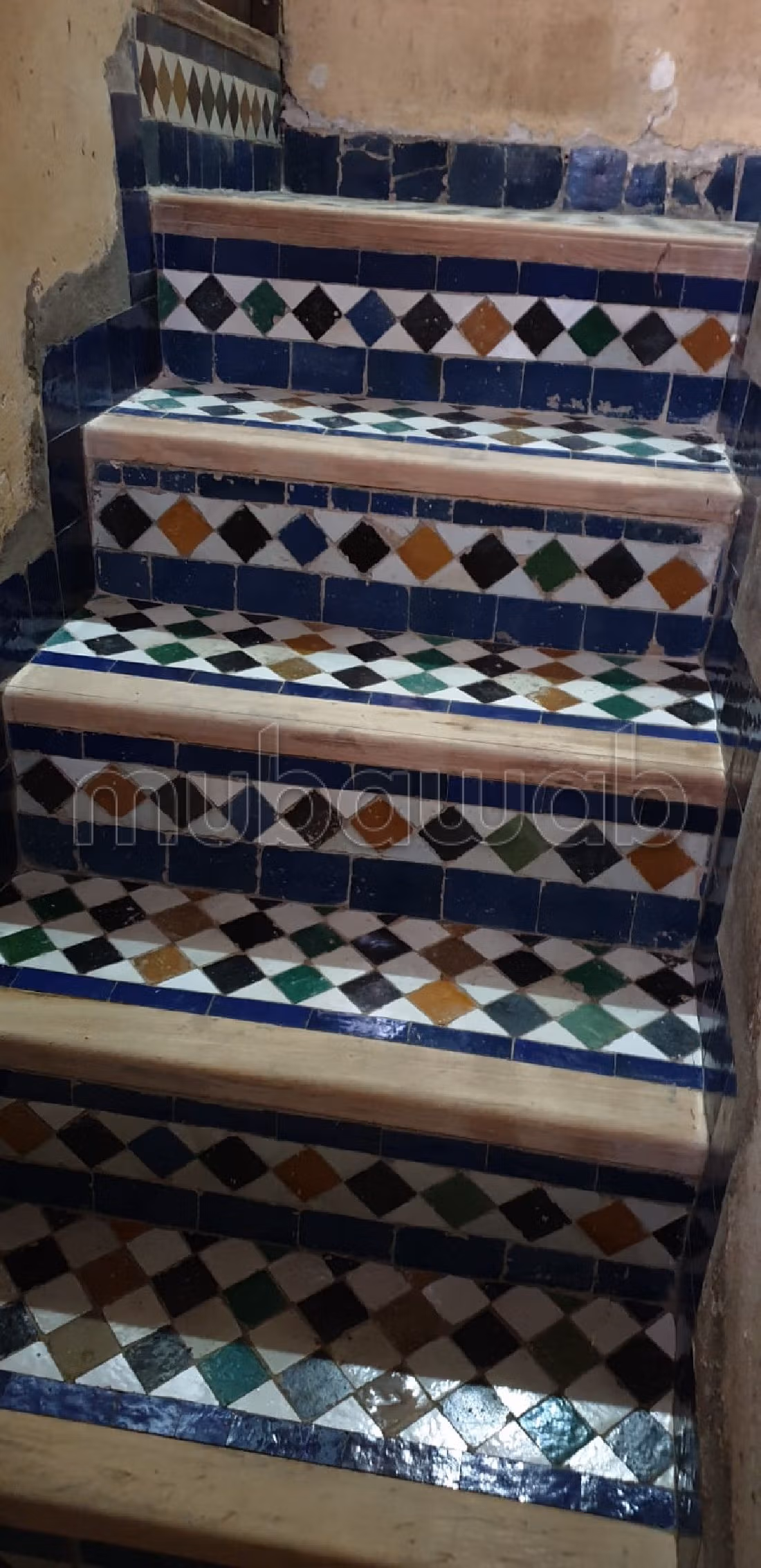 بيع منزل ب المدينة القديمة. المساحة 190 م². باب متين ، صالون مغربي.