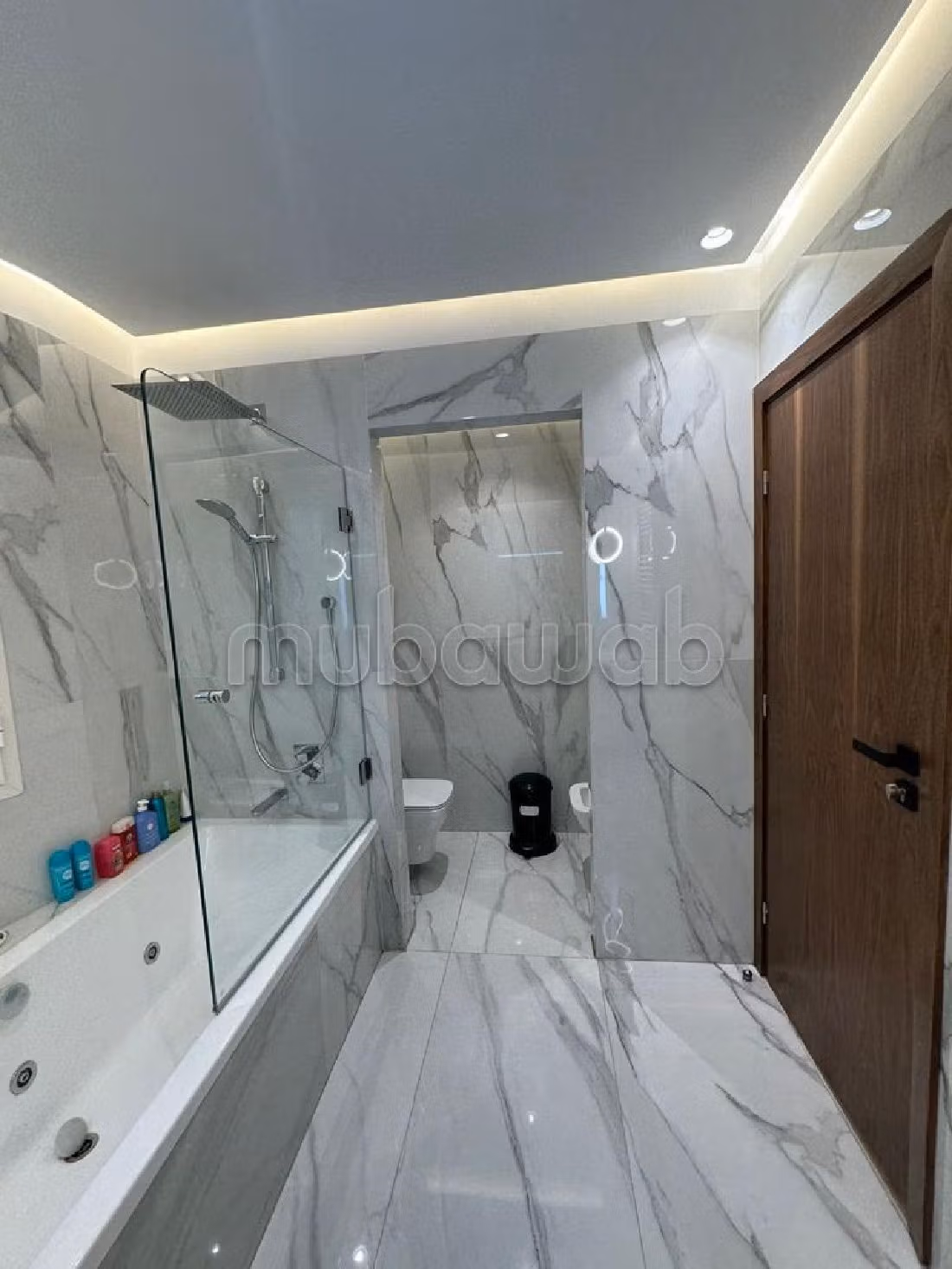 Splendide villa à vendre à Californie 450m2.4 chambres agréables. Cheminée, piscine