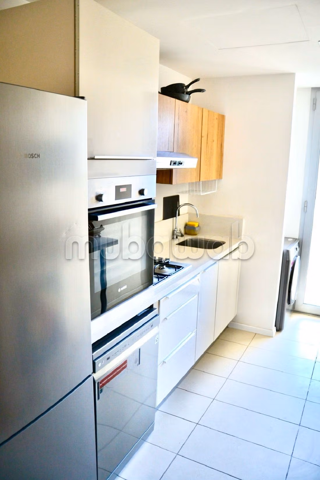 Bel appartement meublé à cfc