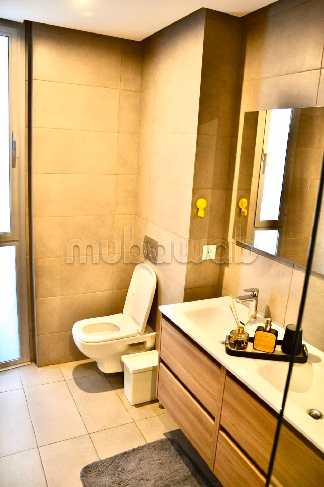 Bel appartement meublé à cfc