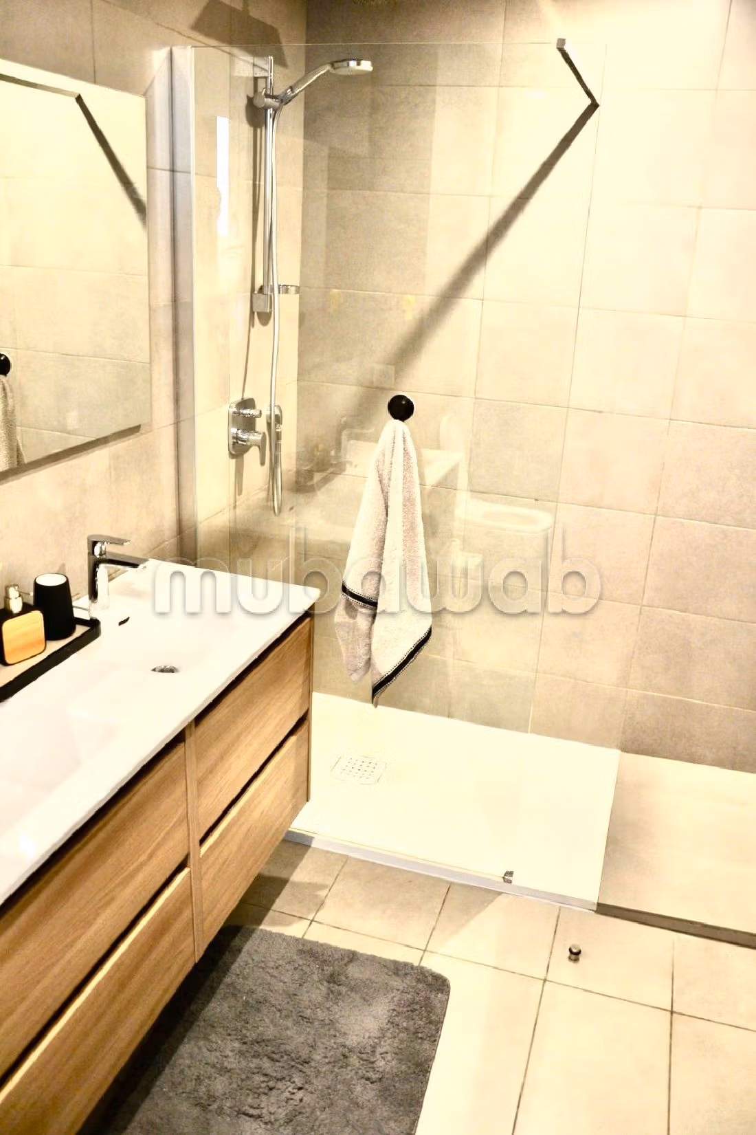 Bel appartement meublé à cfc