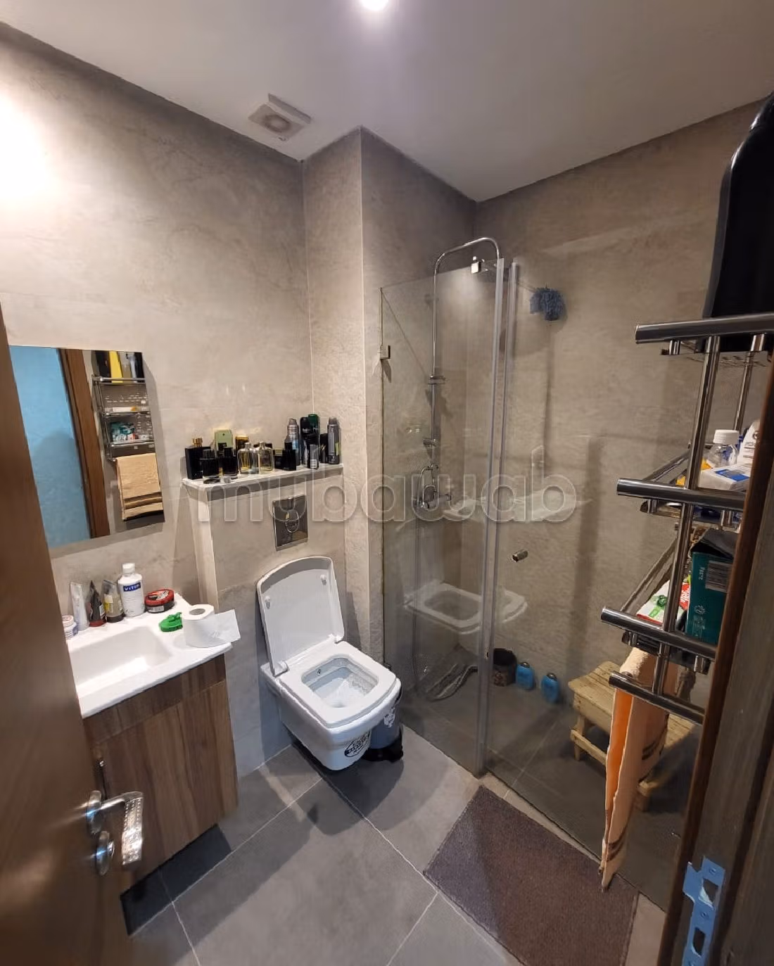 Appartamento in vendita a Izdihar. 8 locali spaziosi. 