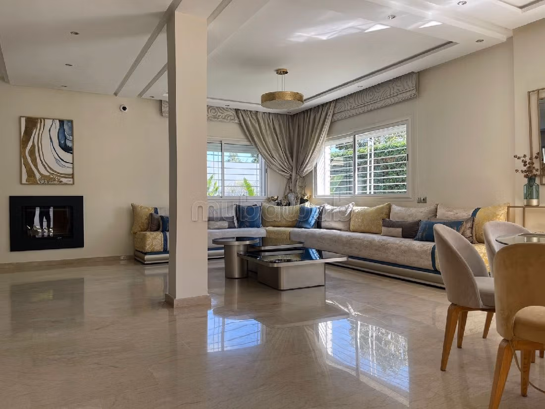 فيلا ممتازة للبيع بحد السوالم. 4 غرف ممتازة. شرفة جميلة وحديقة.