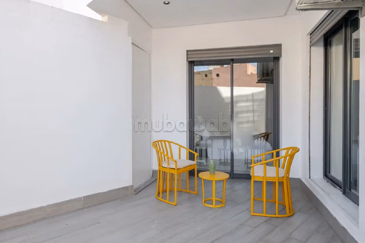 Apartment for rent in Triangle d'Or. Small area 75 m². Caretaker service available, General air conditioning