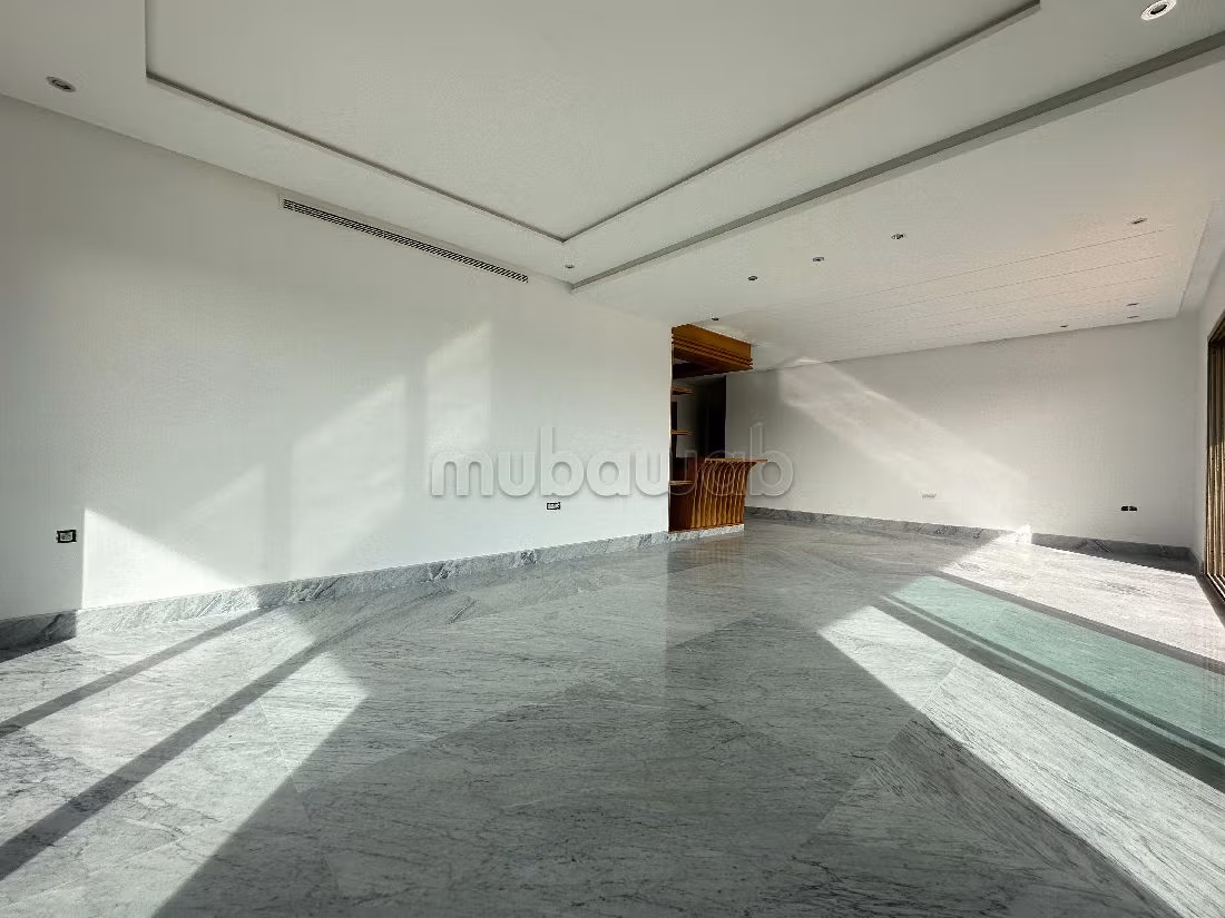 Magnífico piso en alquiler en Casablanca Finance City. 3 bonitas habitaciones. Con ascensor y terraza.