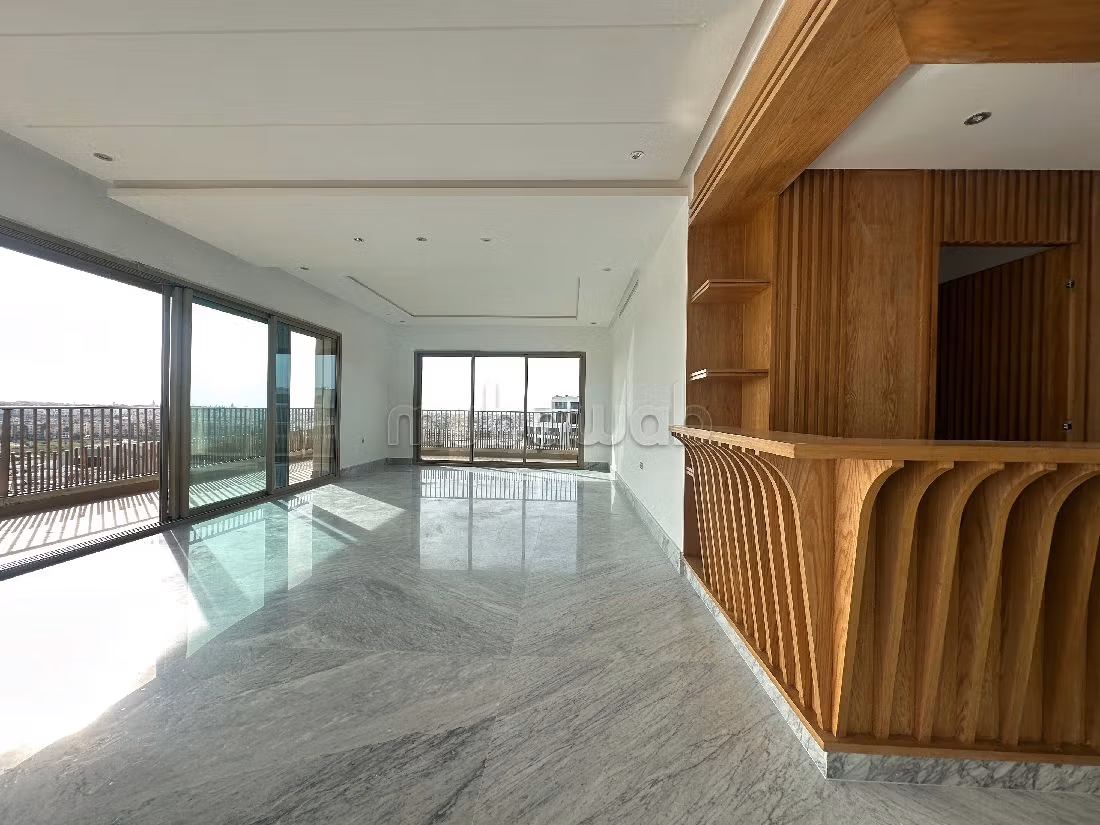 Magnífico piso en alquiler en Casablanca Finance City. 3 bonitas habitaciones. Con ascensor y terraza.