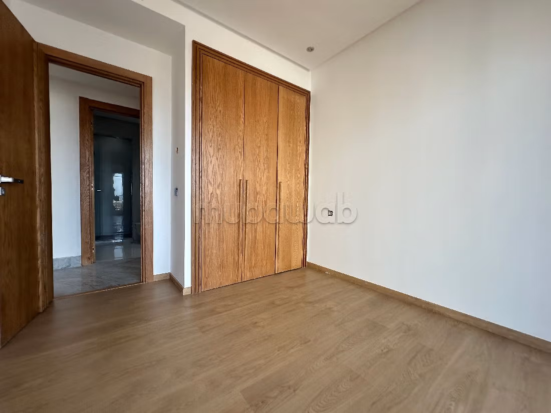 Magnífico piso en alquiler en Casablanca Finance City. 3 bonitas habitaciones. Con ascensor y terraza.