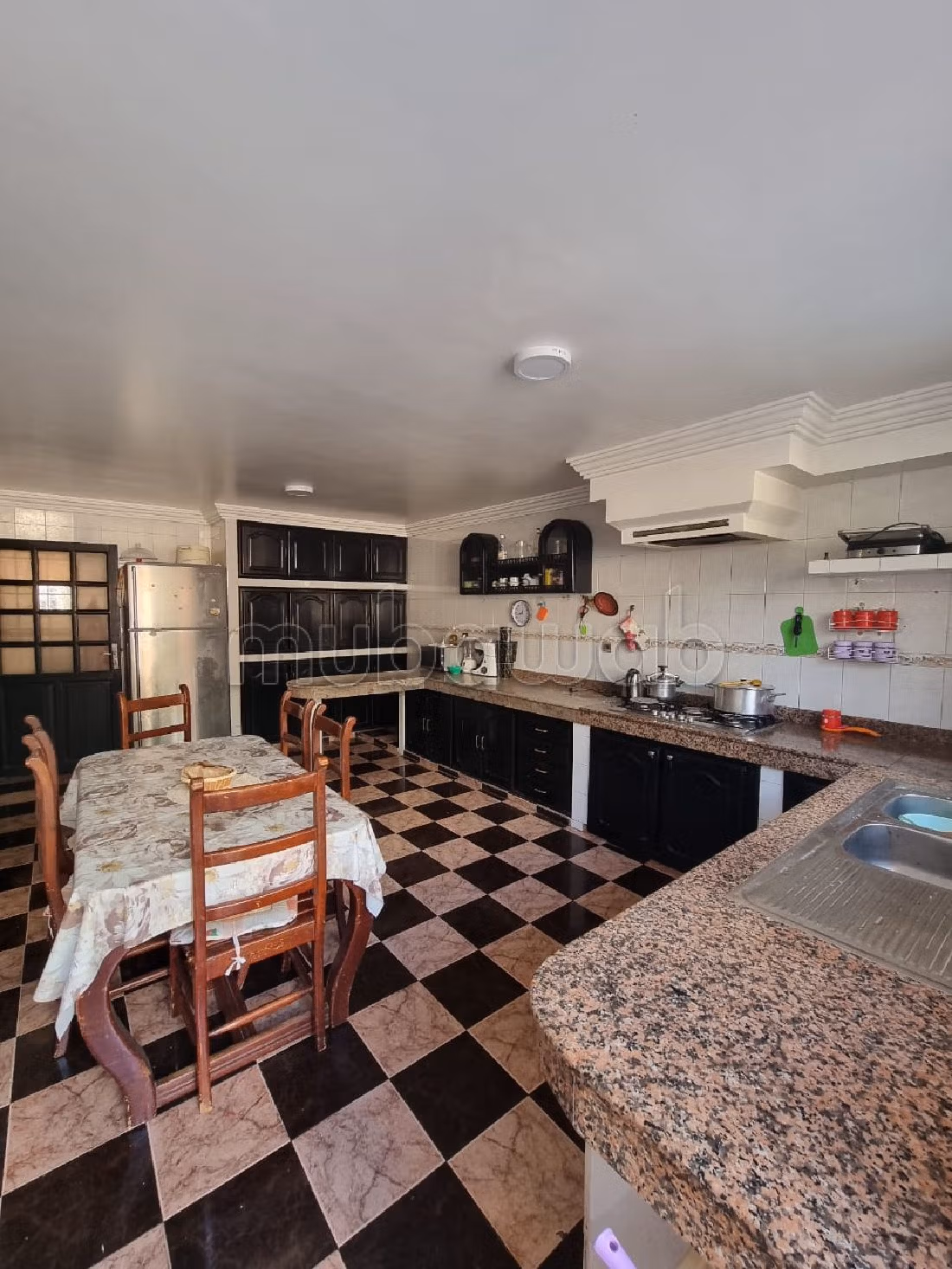 Villa à Vendre de 377m2 Hay Assil