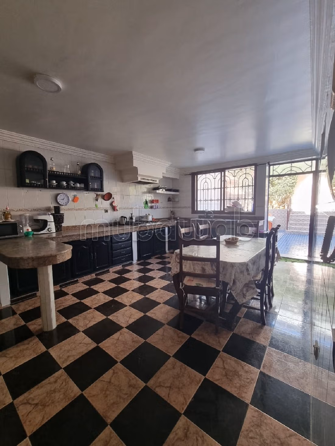 Villa à Vendre de 377m2 Hay Assil
