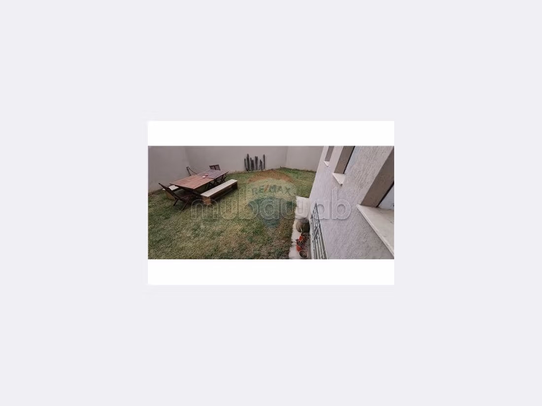 Luxury house for rent. Large area 320 m². Parking spaces and beautiful garden