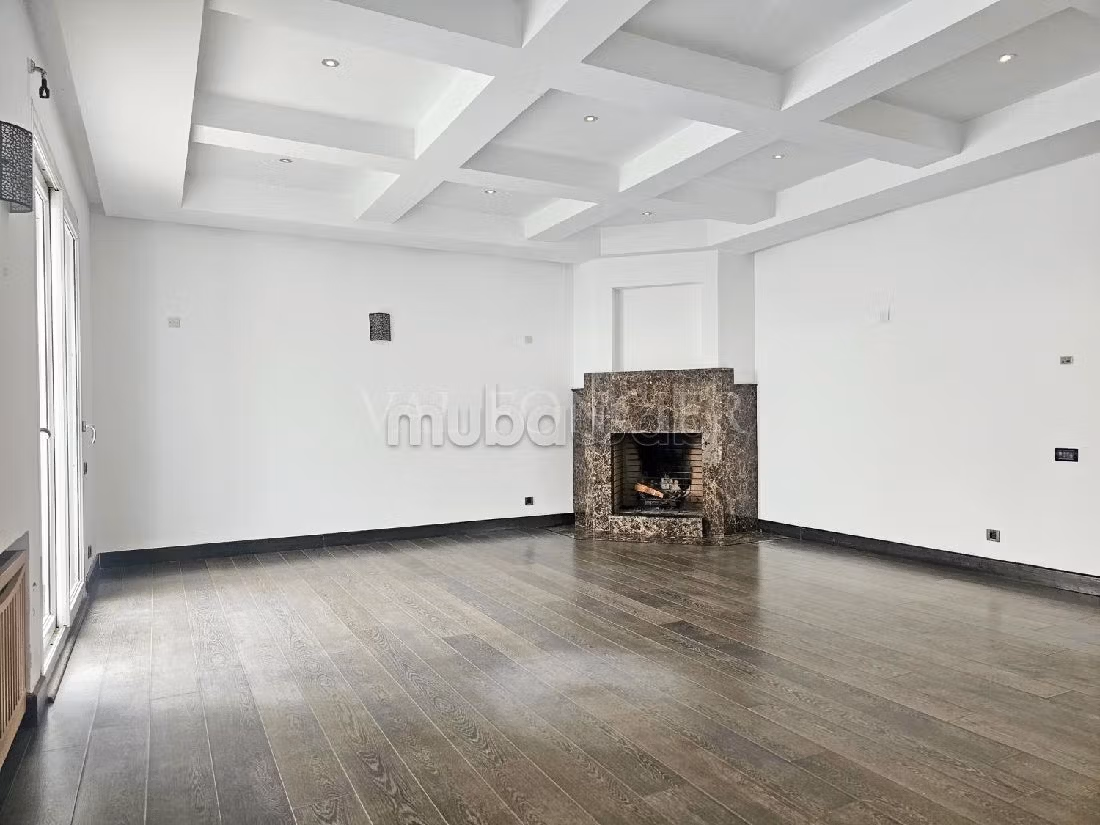 Luxury villa for rent in CIL Hay Salam. Area of 1000 m². Working fireplace, Property with swimming pool