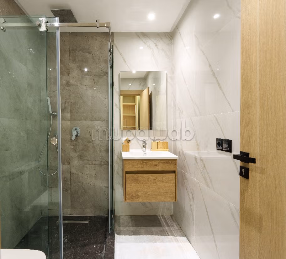 Find an apartment to buy. Large area 79 m². 