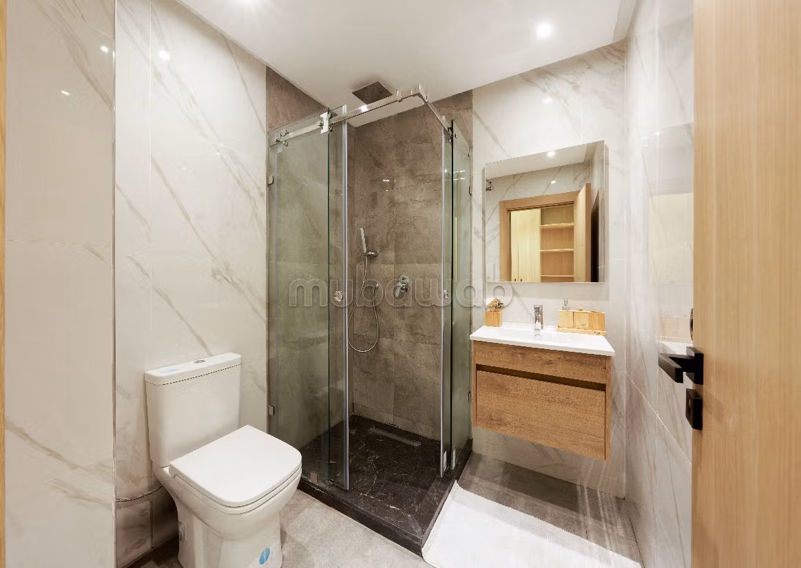 Find an apartment to buy. Large area 79 m². 