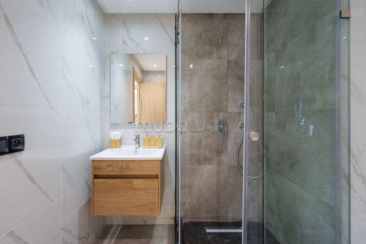 Find an apartment to buy. Large area 79 m². 