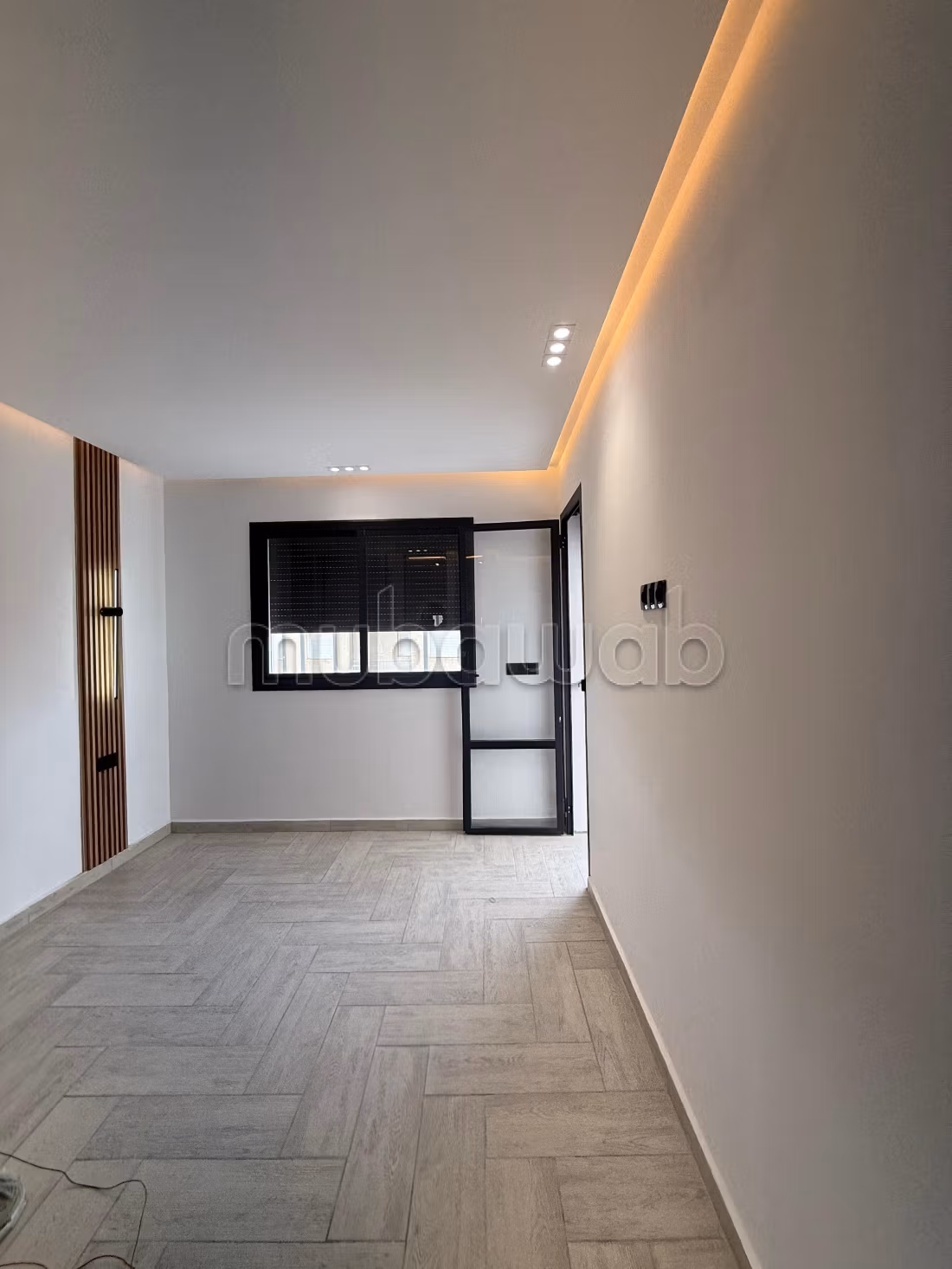 Splendido appartamento da acquistare. 3 camere da letto. Giardino, terrazzo.