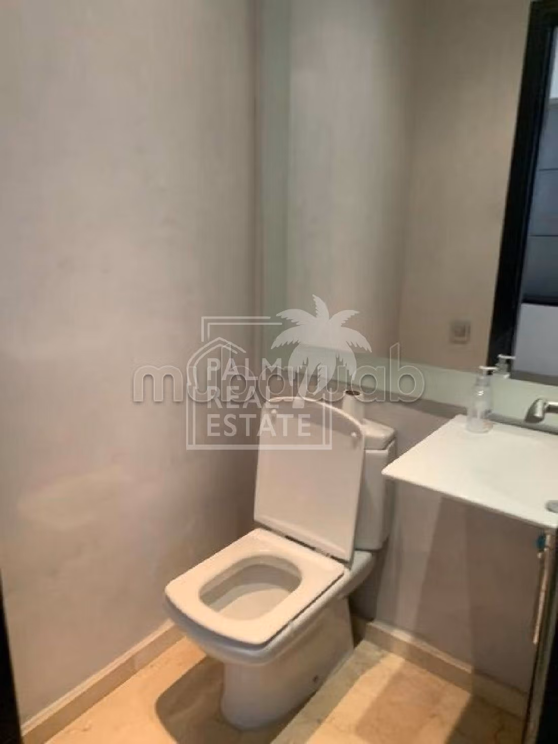 Apartment for sale in Racine. Dimension 149 m². Carpark and terrace