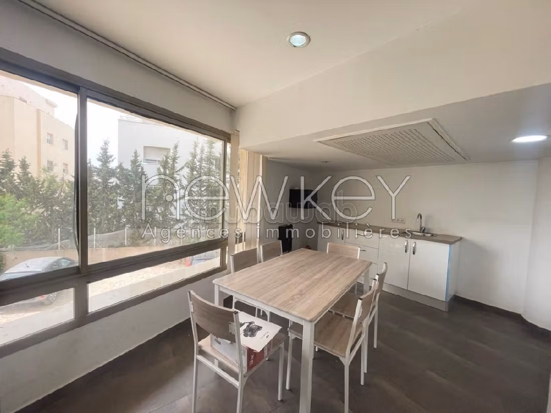 Bureau A4 à louer au Lac 2