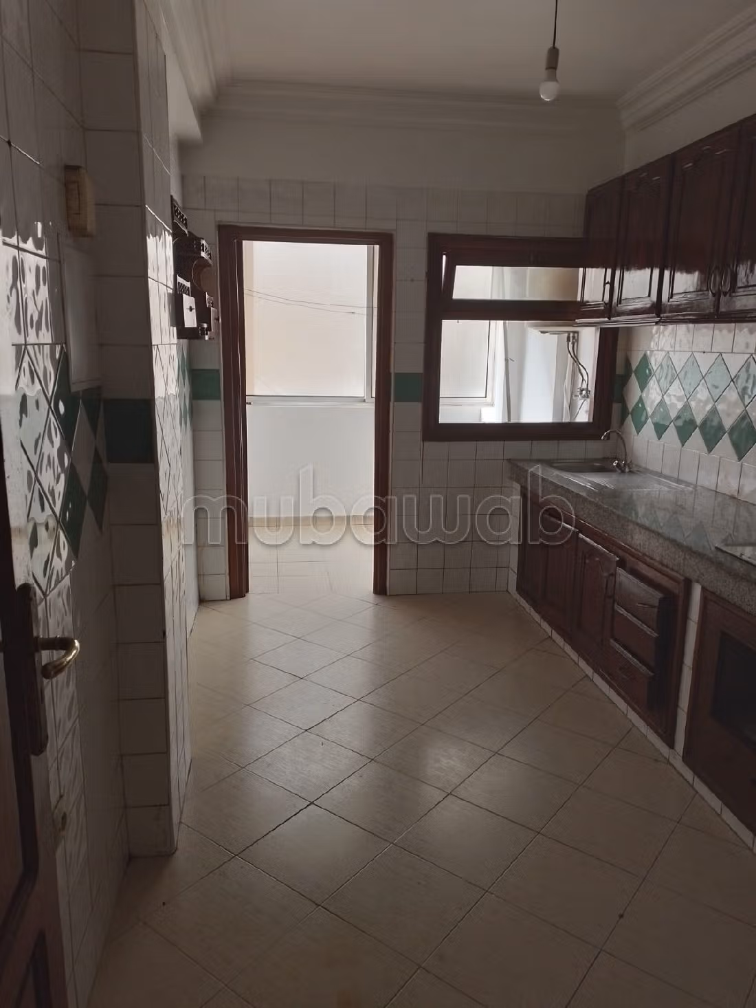 شقة رائعة للبيع ببوسيجور. 2 قطع كبيرة. نوافذ مع زجاج مزدوج وباب آمن. 