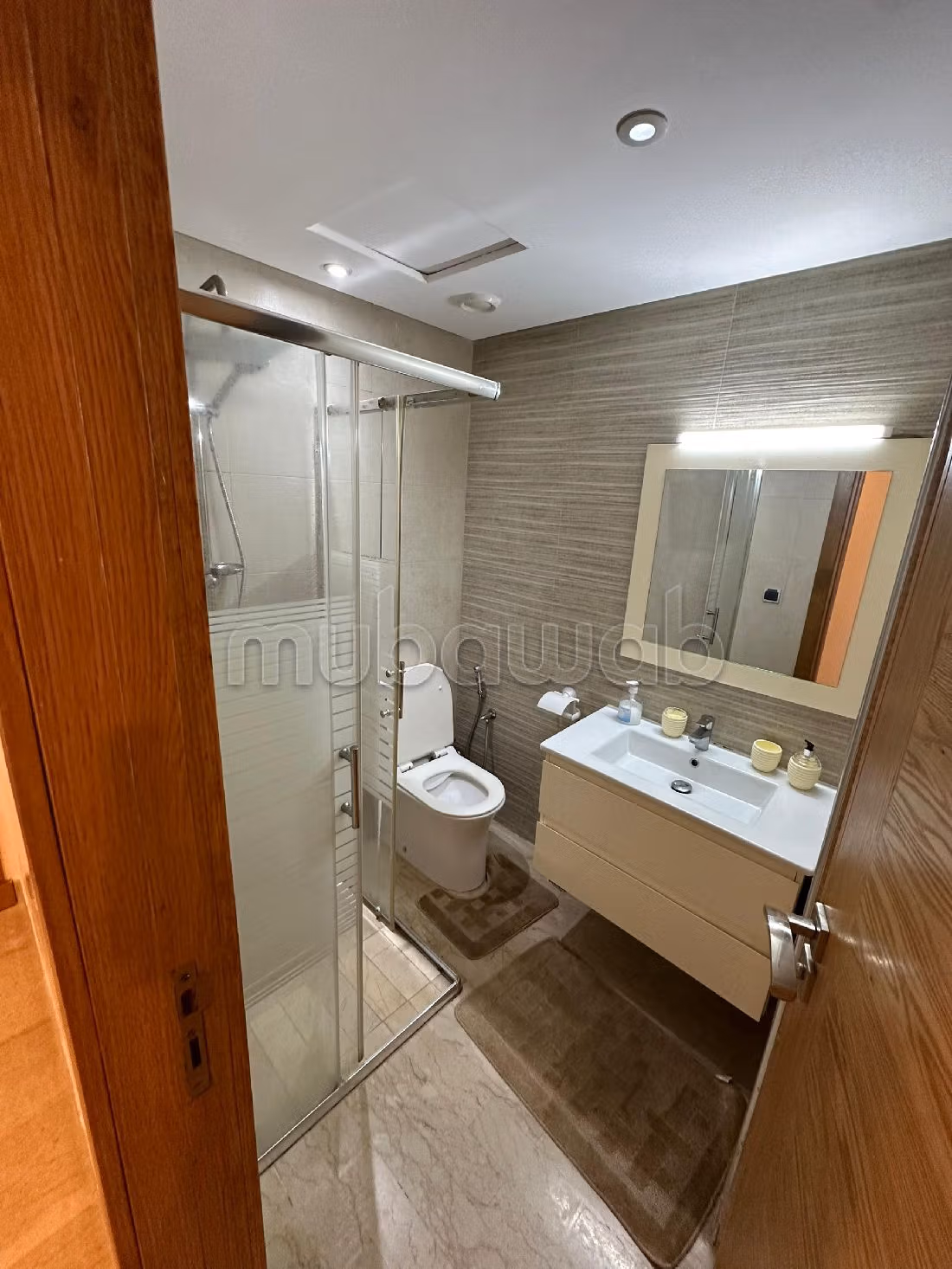 Pisos en alquiler en Haut Agdal. 2 dormitorios. Puerta pesada, sistema de plato general. 