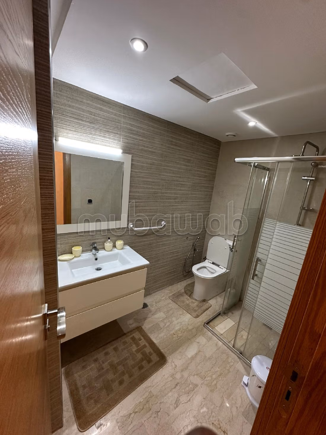 Pisos en alquiler en Haut Agdal. 2 dormitorios. Puerta pesada, sistema de plato general. 