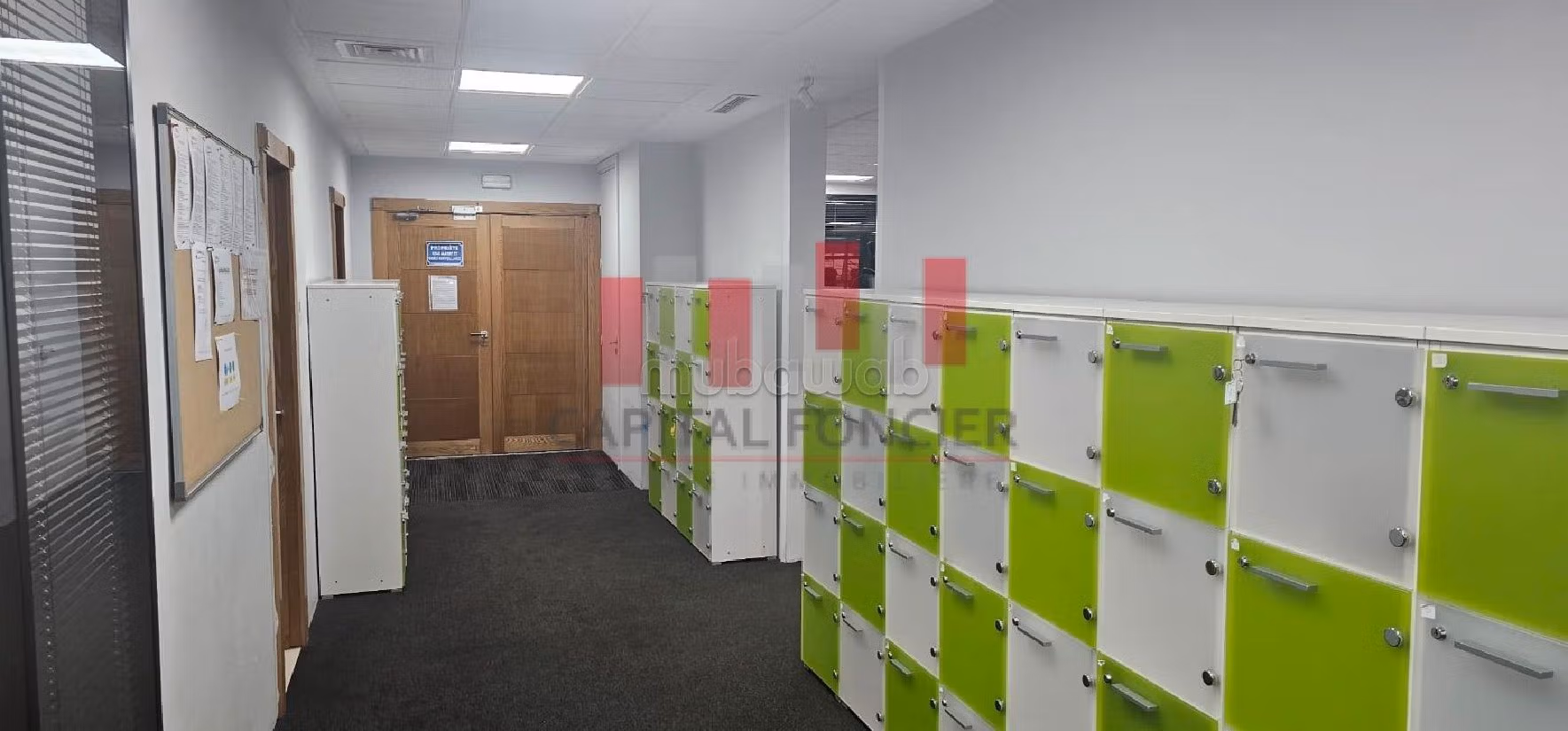 Offices for rent in Port. Small area 680 m². Parking spaces and terrace