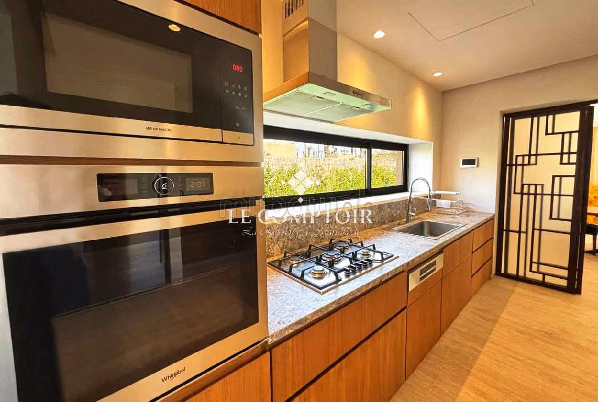 High quality villa for sale in Route Amizmiz. 4 large rooms. Furnishings. 