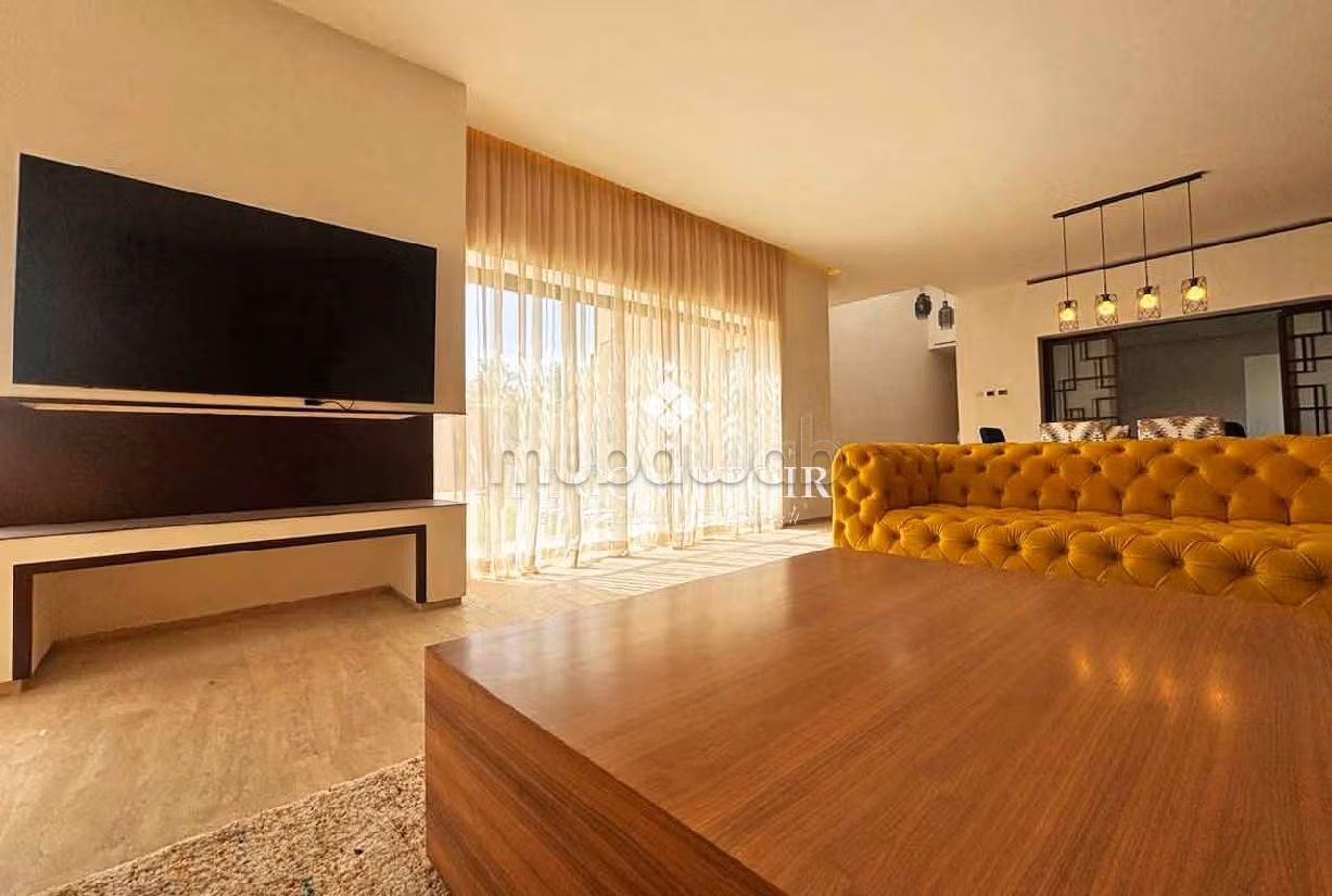 High quality villa for sale in Route Amizmiz. 4 large rooms. Furnishings. 