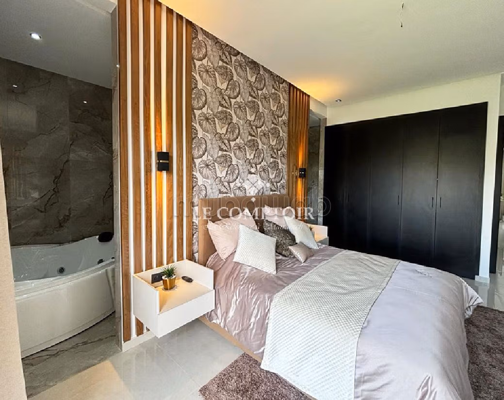 Nu te huur: villa's en luxe woningen in Route de Tahanaout. 5 Ruimtes. Volledig gemeubileerd. 