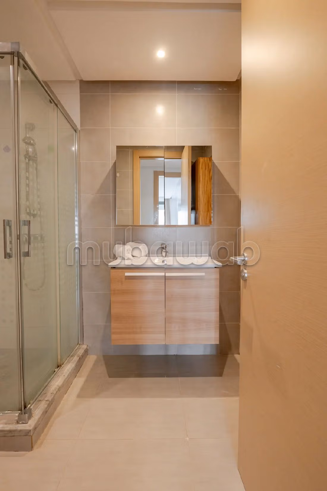 Appartementen te huur in Riyad. 3 Slaapkamers. Satellietschotel en beveiligingssysteem