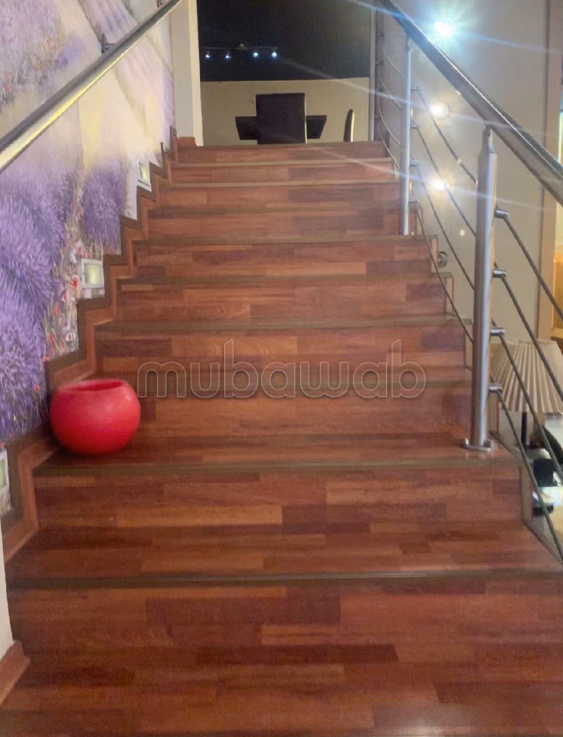 مكاتب ومحلات للبيع بكليز. المساحة 213 م². إقامة مراقبة 24/24.