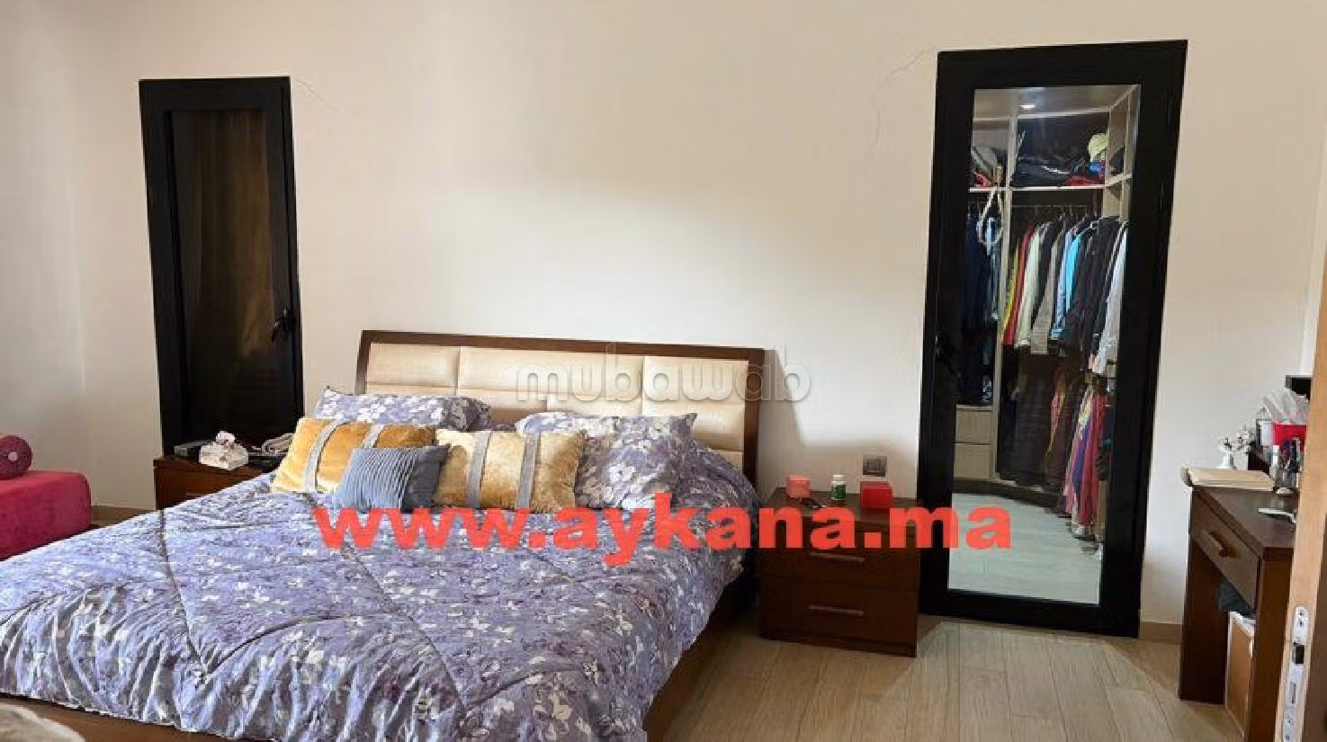 In de verhuur: villa's en luxe woningen. Totale oppervlakte 500 m². Volledig gemeubileerd. 