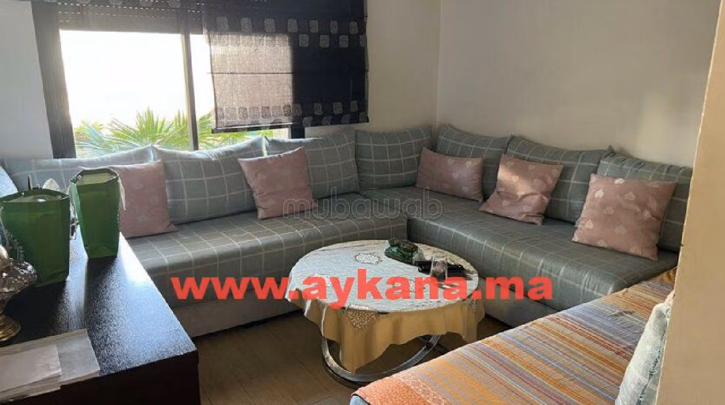 In de verhuur: villa's en luxe woningen. Totale oppervlakte 500 m². Volledig gemeubileerd. 