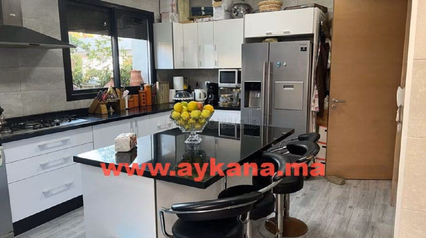 In de verhuur: villa's en luxe woningen. Totale oppervlakte 500 m². Volledig gemeubileerd. 