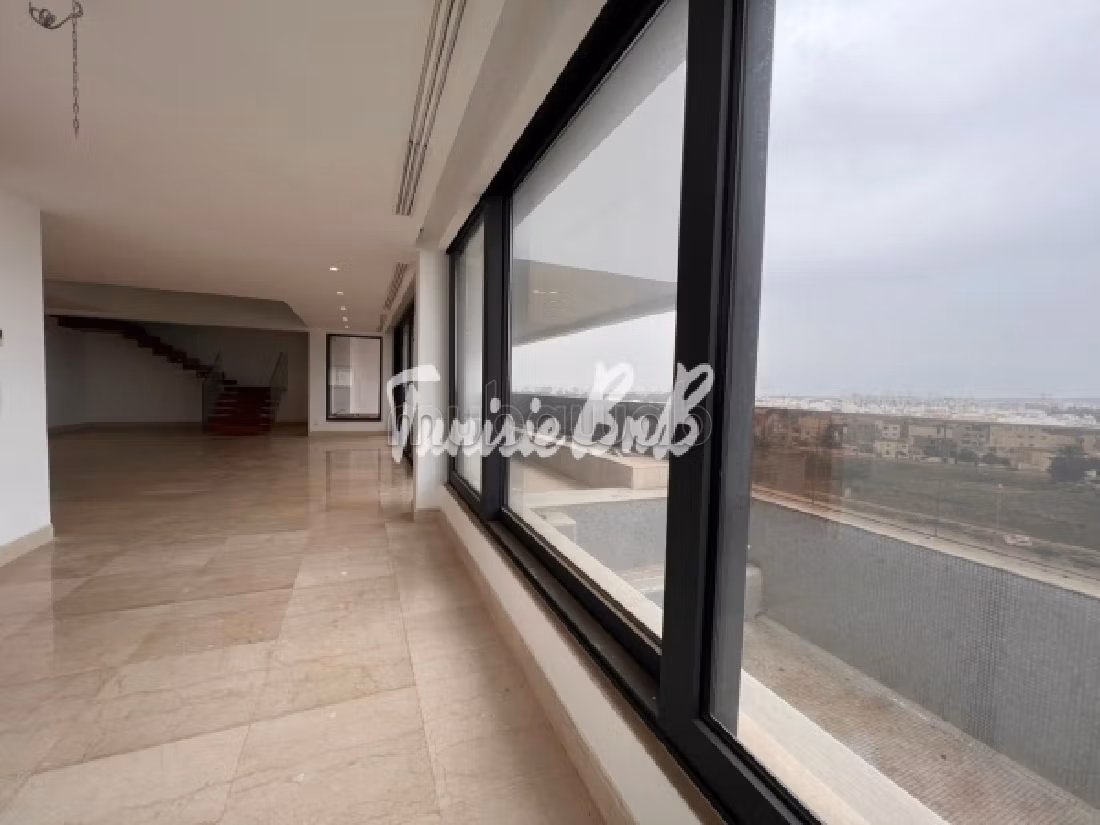 Lovely apartment for rent in Les Berges Du Lac 2. 4 beautiful rooms. Equipped kitchen. 