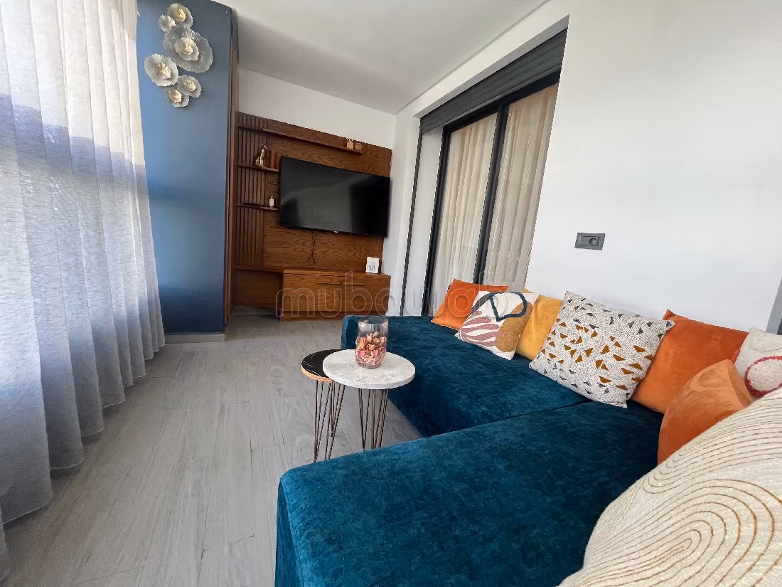 Affitto di uno splendido appartamento. Superficie totale 114 m². Con camino e aria condizionata. 